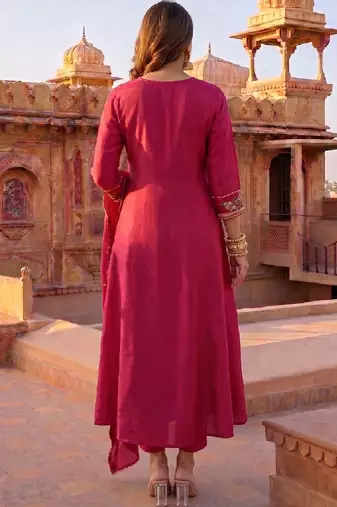 Women Floral Embroidered Regular Thread Work Kurta with Trousers & With Dupatta
