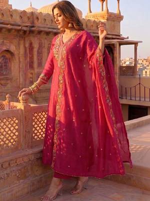 Women Floral Embroidered Regular Thread Work Kurta with Trousers & With Dupatta 6