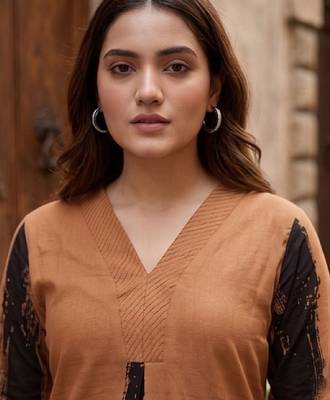 Women Printed Regular Kurta with Trousers 3