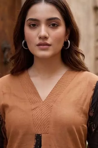 Women Printed Regular Kurta with Trousers