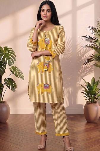 Women Ethnic Motifs Striped thread work tassel detailing Kurta with Trousers