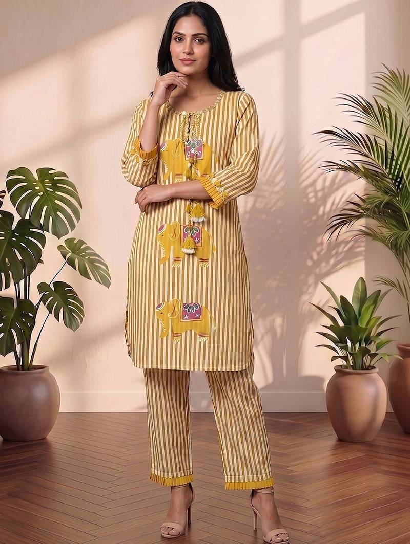 Women Ethnic Motifs Striped thread work tassel detailing Kurta with Trousers
