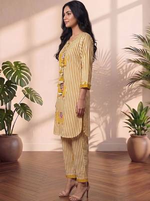 Women Ethnic Motifs Striped thread work tassel detailing Kurta with Trousers 2