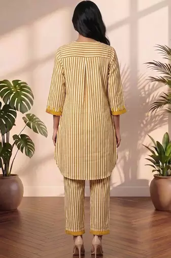 Women Ethnic Motifs Striped thread work tassel detailing Kurta with Trousers