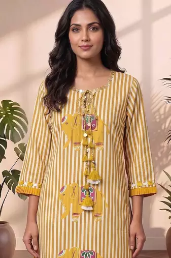 Women Ethnic Motifs Striped thread work tassel detailing Kurta with Trousers