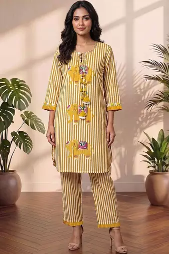 Women Ethnic Motifs Striped thread work tassel detailing Kurta with Trousers