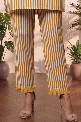 Women Ethnic Motifs Striped thread work tassel detailing Kurta with Trousers