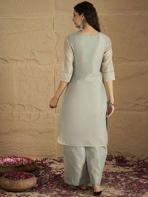 Women Regular Kurta with Palazzos 5