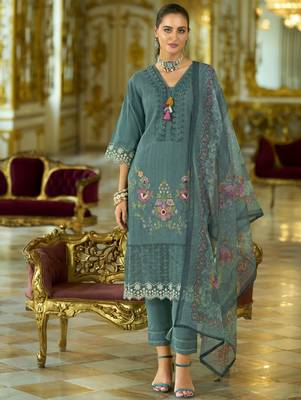 Floral Embroidered V-Neck Thread Work  Cotton Kurta With Trousers And Dupatta 6