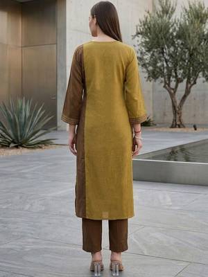 Women Regular Kurta with Trousers 2