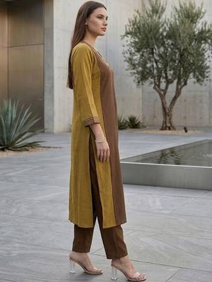 Women Regular Kurta with Trousers 3