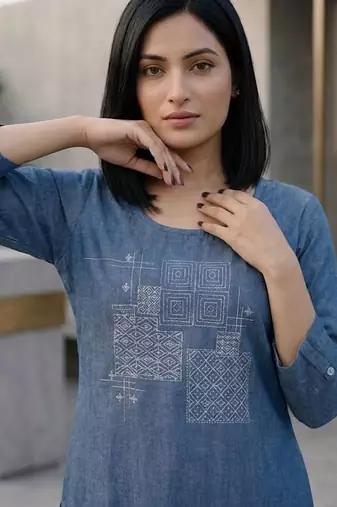 Women Embroidered Regular Thread Work Kurta with Trousers