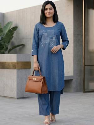 Women Embroidered Regular Thread Work Kurta with Trousers 3
