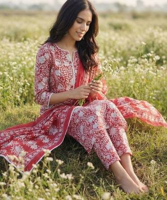 Women Floral Printed Regular Kurta with Trousers & With Dupatta 4