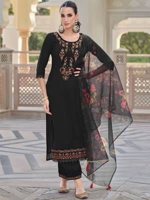 Floral Embroidered Thread Work Straight Kurta With Trousers And Dupatta 3
