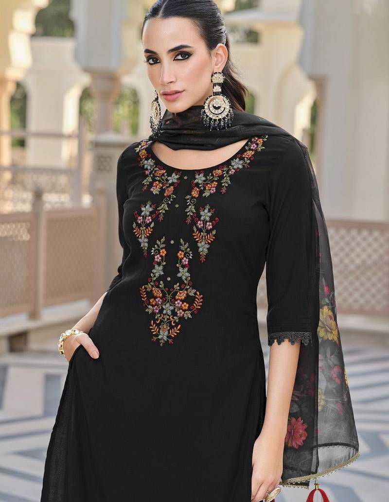 Floral Embroidered Thread Work Straight Kurta With Trousers And Dupatta