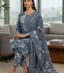Women Floral Printed Regular  Cotton Kurta with Trousers & Dupatta