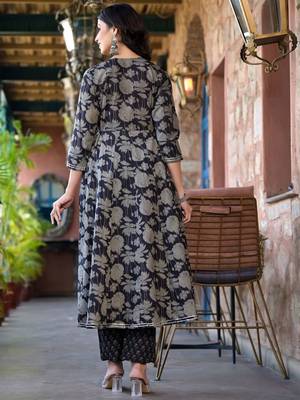 Women Floral Printed Panelled Mirror Work Kurta with Trousers & With Dupatta 4