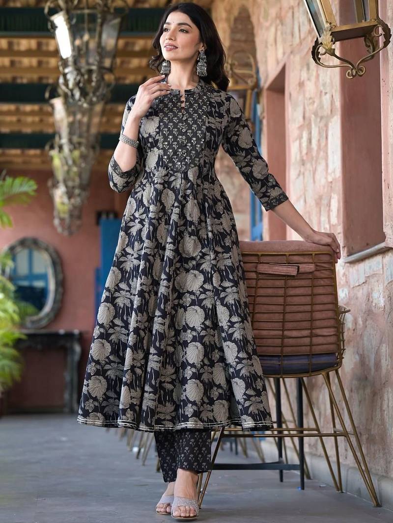 Women Floral Printed Panelled Mirror Work Kurta with Trousers & With Dupatta