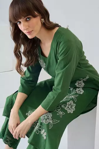 Women Floral Embroidered Regular Thread Work Pure Cotton Kurta with Palazzos