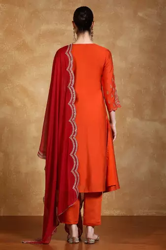 Women Floral Embroidered Kurta with Trousers & Dupatta