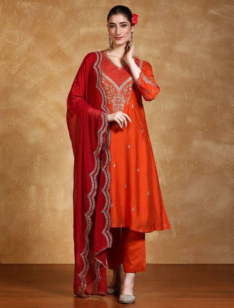 Women Floral Embroidered Kurta with Trousers & Dupatta