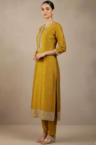 Women Ethnic Motifs Embroidered Regular Thread Work Kurta with Trousers & With Dupatta