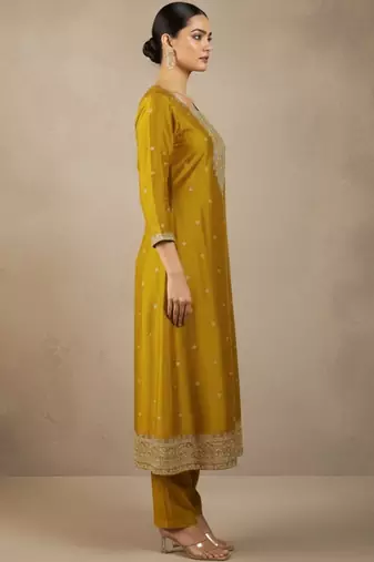 Women Ethnic Motifs Embroidered Regular Thread Work Kurta with Trousers & With Dupatta