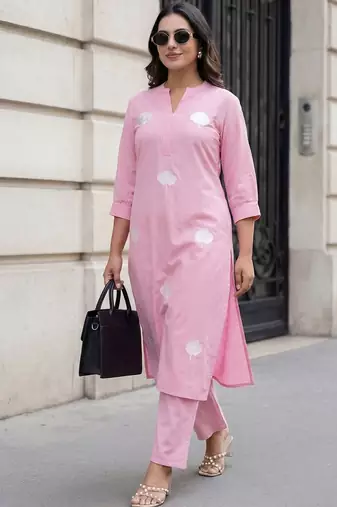Women Floral Embroidered Regular Thread Work Kurta with Palazzos