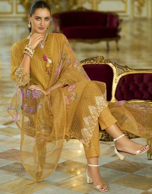 Floral Embroidered V-Neck Thread Work  Cotton Kurta With Trousers And Dupatta 1