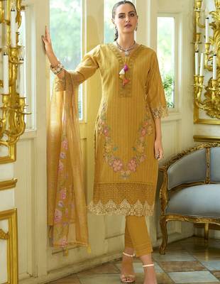 Floral Embroidered V-Neck Thread Work  Cotton Kurta With Trousers And Dupatta 2