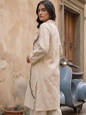 Women Regular Thread Work Kurta with Trousers 2
