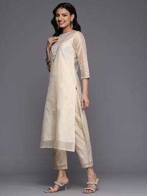 Ethnic Motifs Yoke Design Sequinned Kurta With Trousers & Dupatta 5