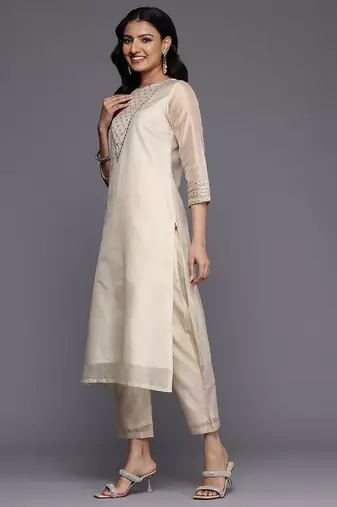 Ethnic Motifs Yoke Design Sequinned Kurta With Trousers & Dupatta
