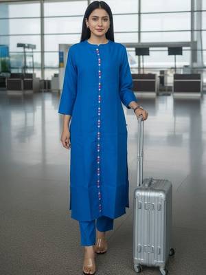 Women Regular Thread Work Kurta with Trousers 1