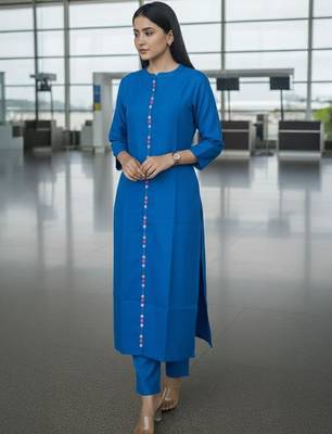 Women Regular Thread Work Kurta with Trousers 4