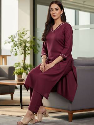 Women Ethnic Motifs Embroidered Regular Thread Work Kurta with Trousers 6
