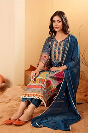 Ethnic Motifs Printed Sequnnied Chanderi Silk Kurta With Trousers And Dupatta
