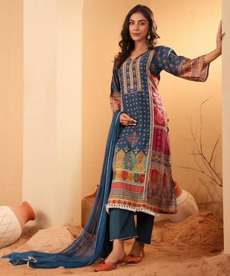 Ethnic Motifs Printed Sequnnied Chanderi Silk Kurta With Trousers And Dupatta 5