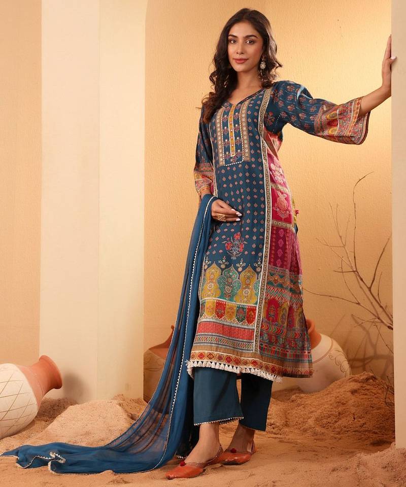 Ethnic Motifs Printed Sequnnied Chanderi Silk Kurta With Trousers And Dupatta