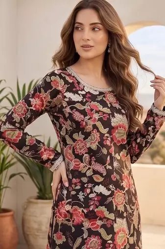 Women Floral Printed Regular Thread Work Pure Cotton Kurta with Trousers & With Dupatta