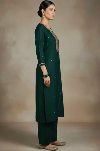Women Ethnic Motifs Embroidered Regular Thread Work Kurta with Trousers & With Dupatta
