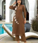 Women Printed Regular Kurta with Trousers