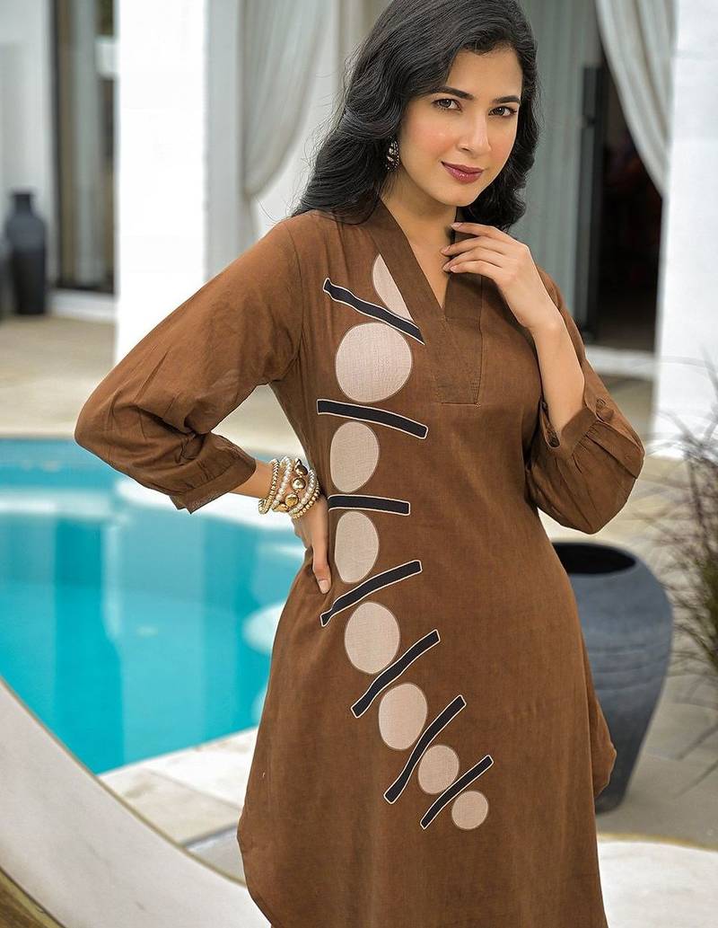 Women Printed Regular Kurta with Trousers