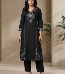 Women Ethnic Motifs Embroidered Regular Thread Work Kurta with Trousers