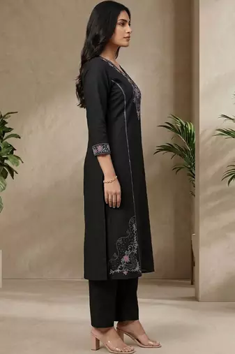 Women Ethnic Motifs Embroidered Regular Thread Work Kurta with Trousers