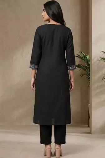 Women Ethnic Motifs Embroidered Regular Thread Work Kurta with Trousers