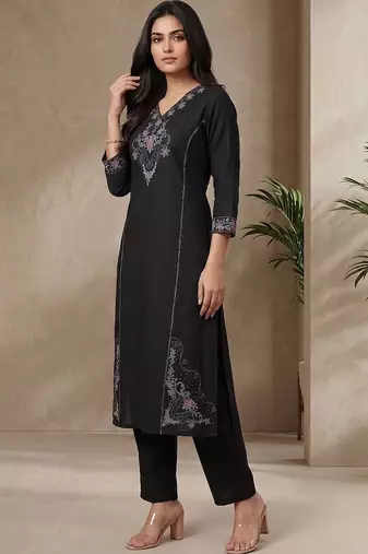 Women Ethnic Motifs Embroidered Regular Thread Work Kurta with Trousers