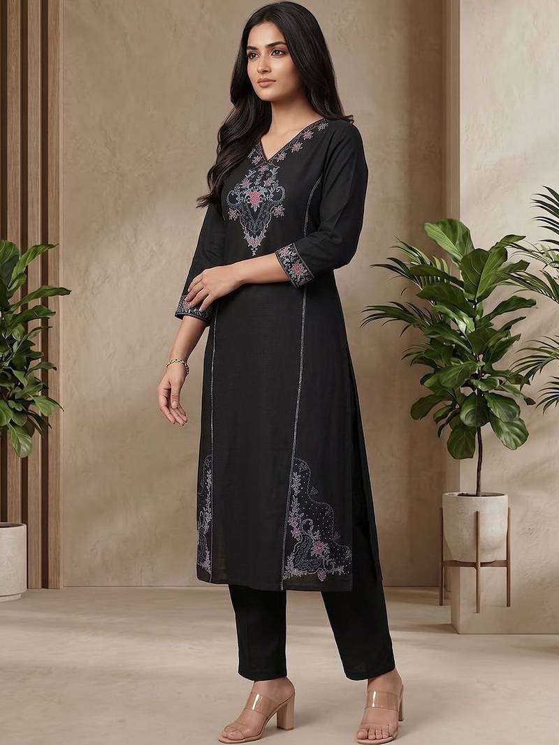 Women Ethnic Motifs Embroidered Regular Thread Work Kurta with Trousers