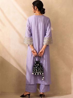 Women Embroidered Regular Thread Work Kurta with Trousers 6